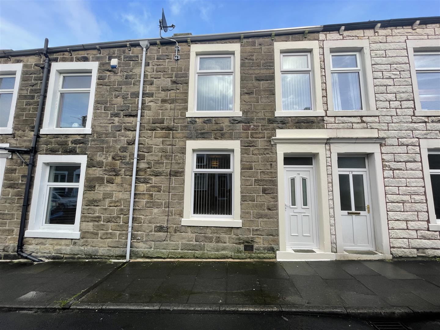 3 bedroom mid terrace house Let Agreed in Barnoldswick - Main Image